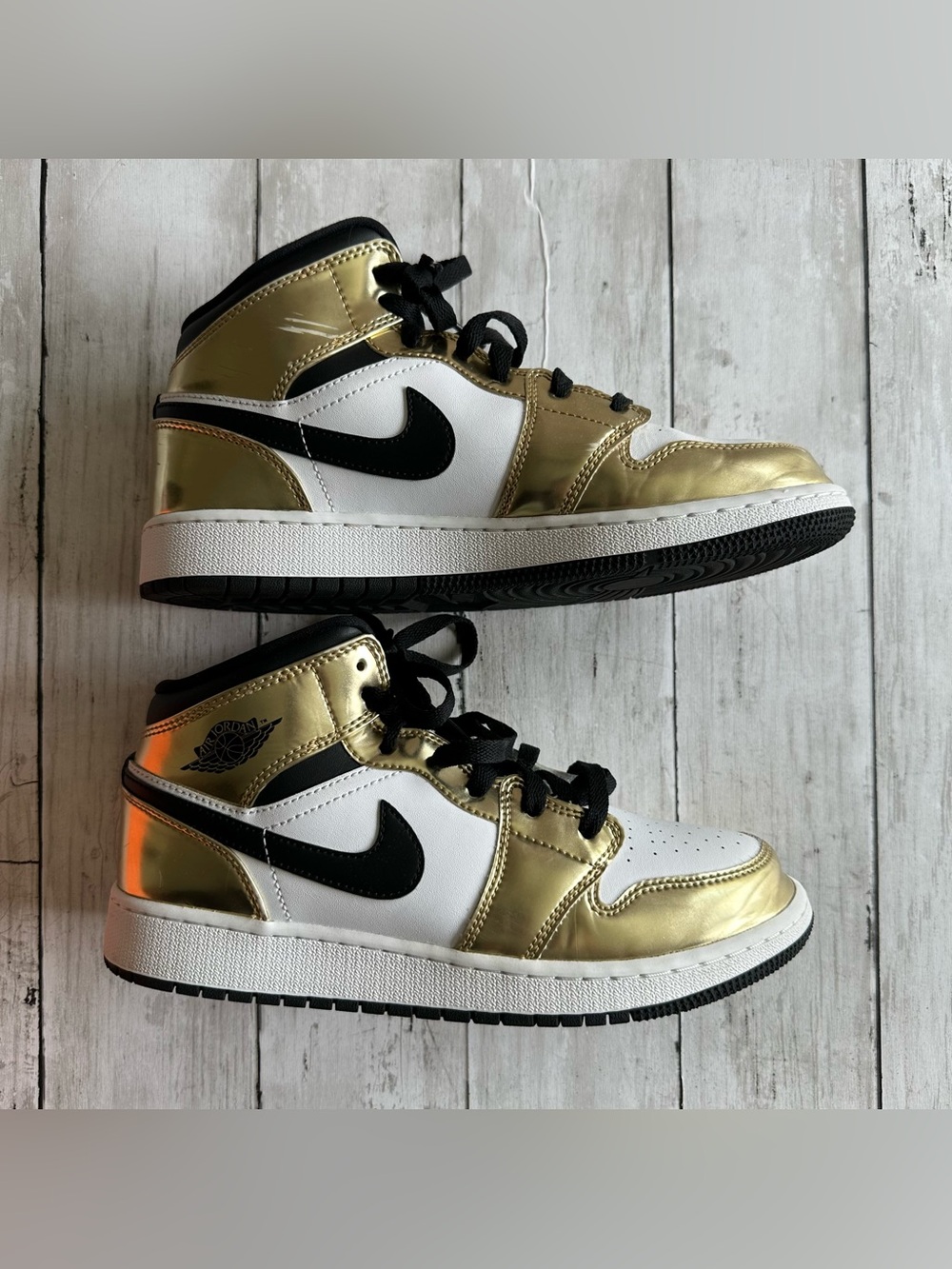 PREOWNED NIKE AIR JORDAN DC1420-700 GOLD WHITE BLACK YOUTH SIZE 6.5 SNEAKERS